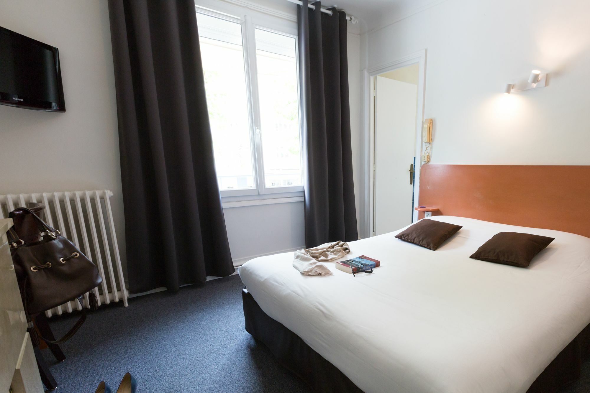 Logis Hotel Du Chateau Caen Esterno foto