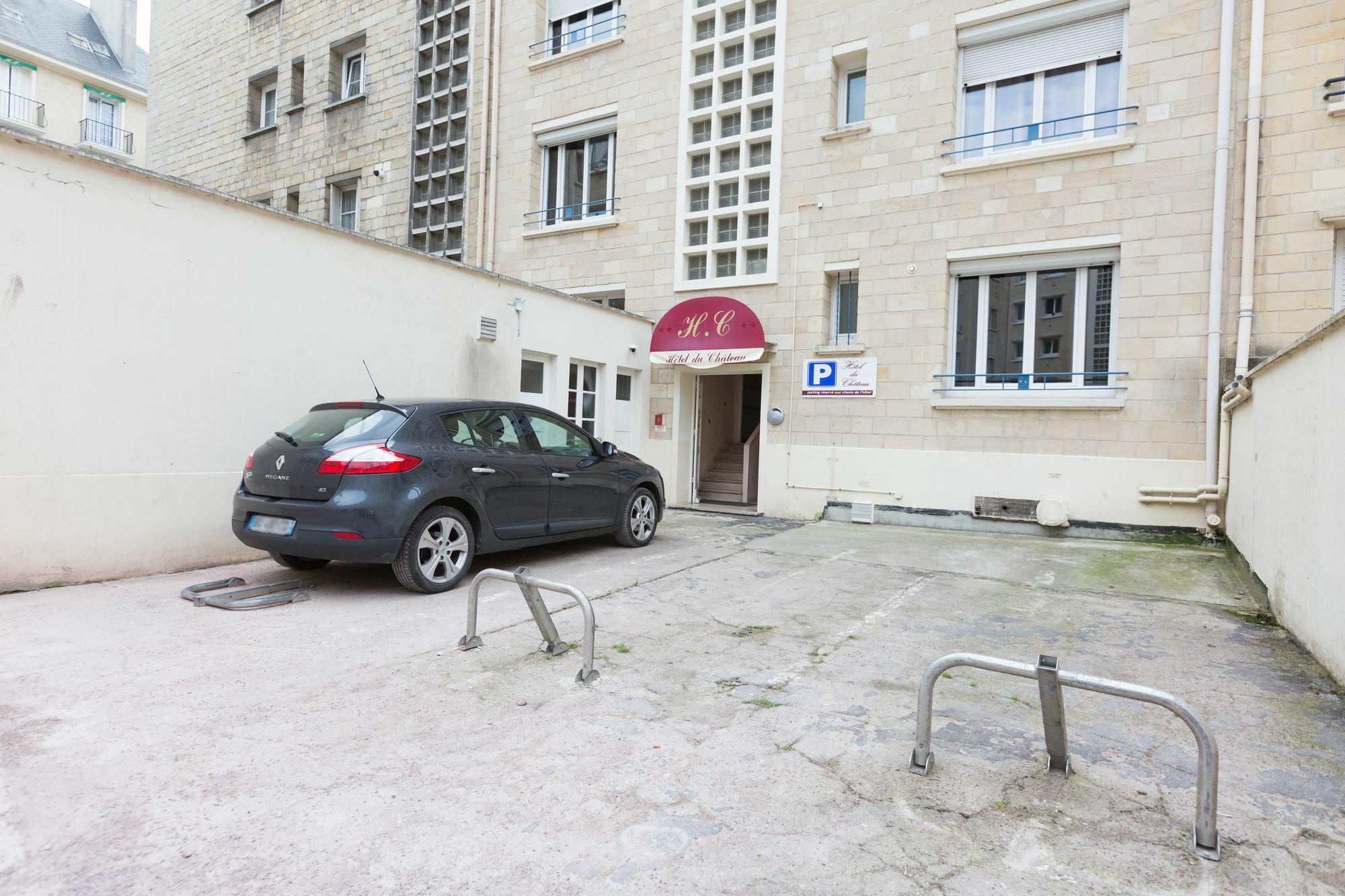 Logis Hotel Du Chateau Caen Esterno foto